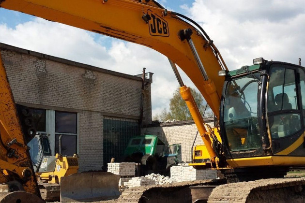 UAB „Granduva“ nuomoja įvairią statybinę techniką 